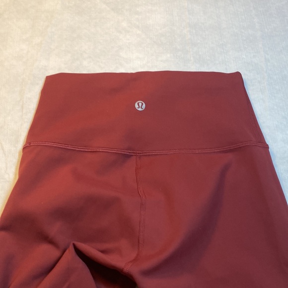 LIKE NEW lululemon Wunder Train Hr 28” Mulled Wine Size 4 - Picture 5 of 6